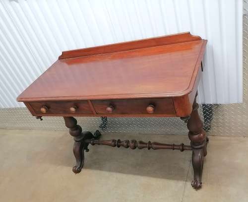 Stunning victorian 2 drawer stretcher table