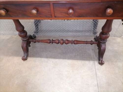 Stunning victorian 2 drawer stretcher table