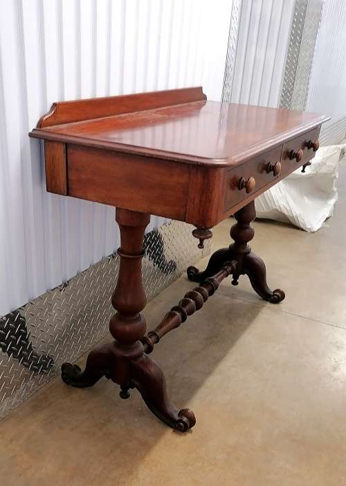 Stunning victorian 2 drawer stretcher table