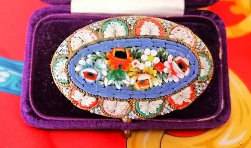 A stunning micro mosaic brooch