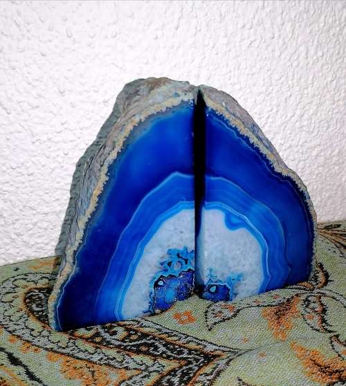 A stunning pair of vintage agate bookends