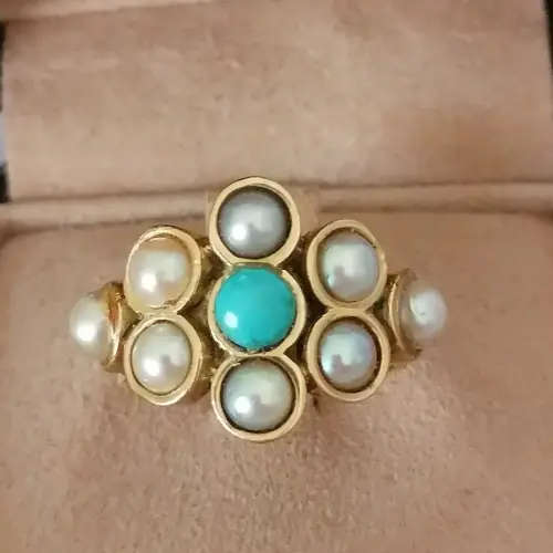A superb 9ct gold turquoise and pearl heavy ring