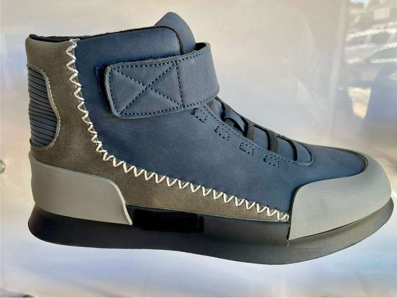 Hi Top Sneaker