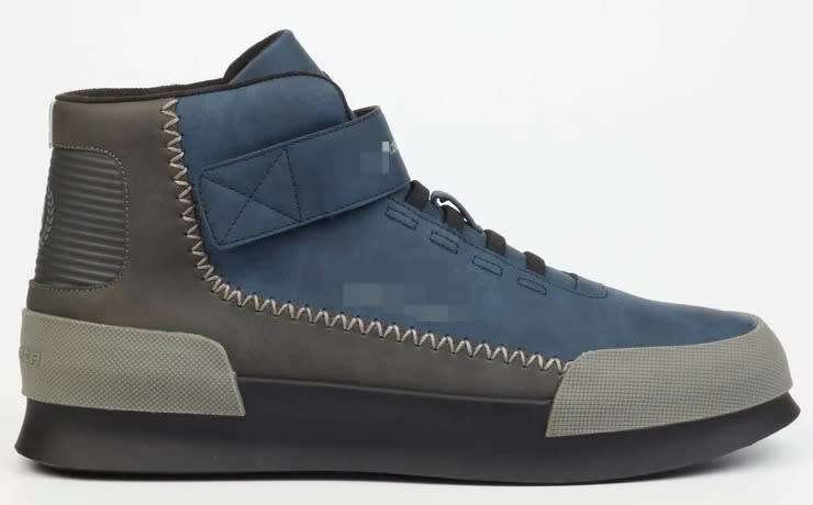 Hi Top Sneaker