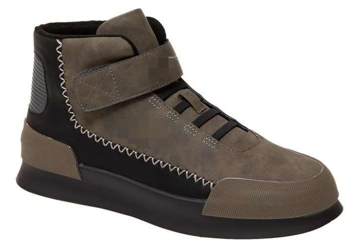 Hi Top Sneaker