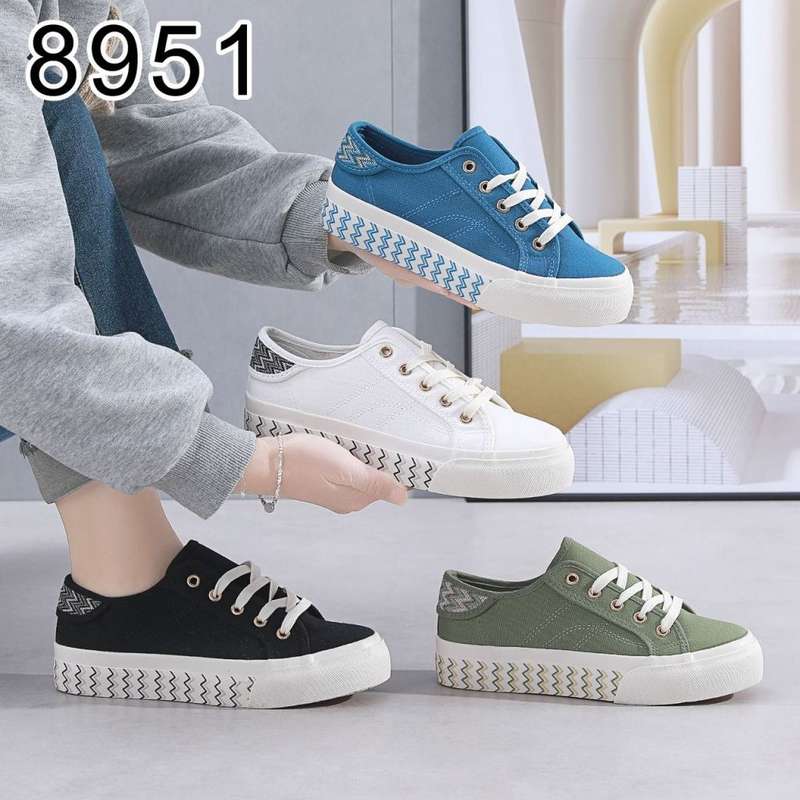 Ladies Canvas Sneaker