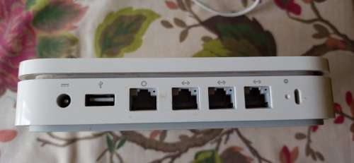Apple Airport Extreme Base Station / Router