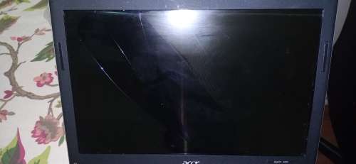 Late entry!!! Acer Aspire 3050 laptop (screen cracked - read description)