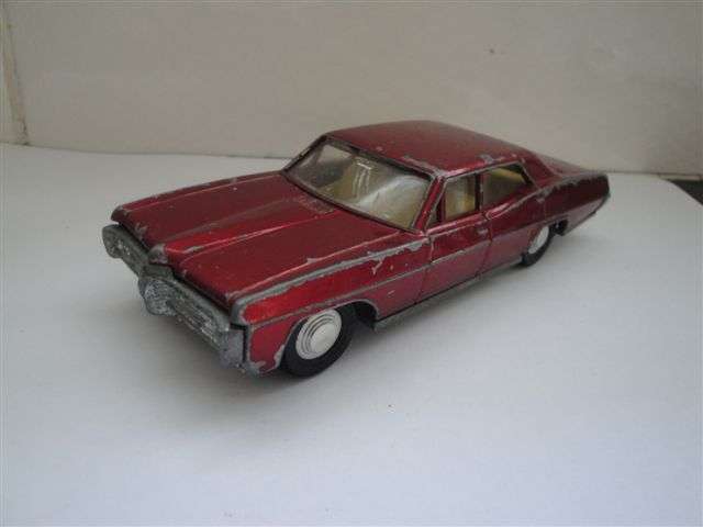 Dinky Pontiac Parisienne No 173 made in England by Meccano