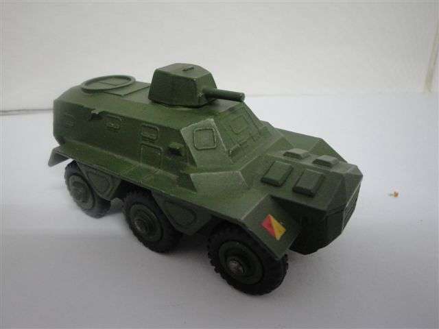 Dinky Armoured Personnel Carrier No 676 made in England by Meccano ALMOST MINT