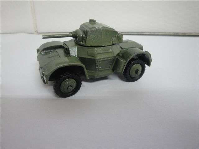 Dinky Armoured car no 670 made in England by Meccano
