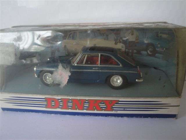 Dinky MGB GT DY3