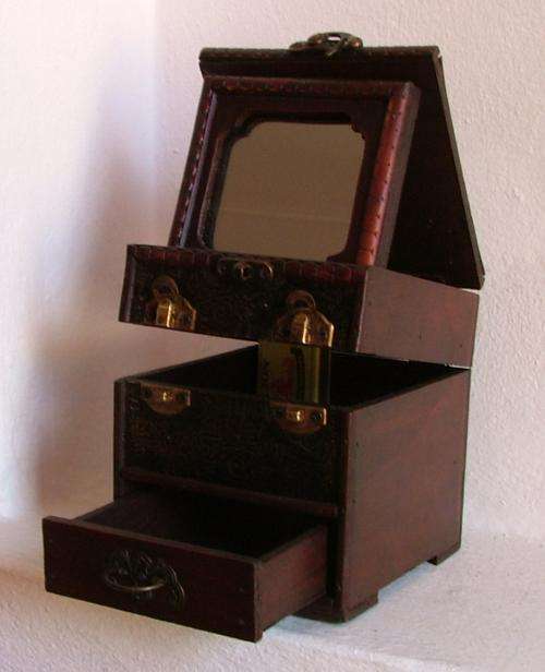 Big Jewellery box with mirror