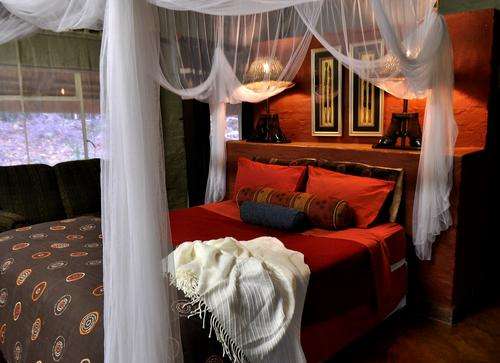 2 Night Stay at Safari Lodge for 2 PAX