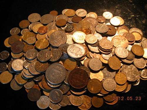 over 300 coins, bid per coin to take the lot.
