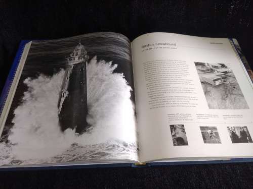 Moments - The Pulitzer Prize Photographs - A Visual Chronicles of our Times by Hal Buell