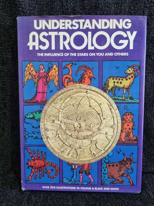 Understanding Astrology by Octopus Books