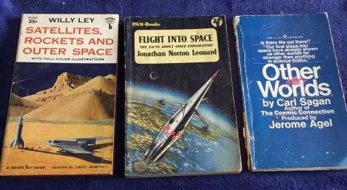 Selection of 9 Astronomy Books on the Universe