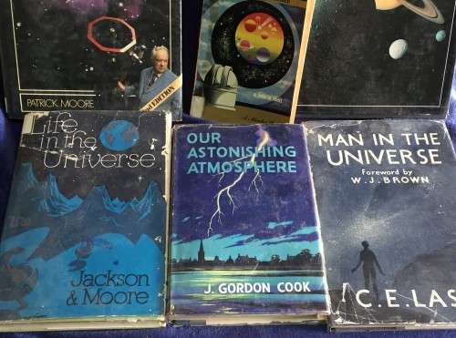 Selection of 9 Astronomy Books on the Universe