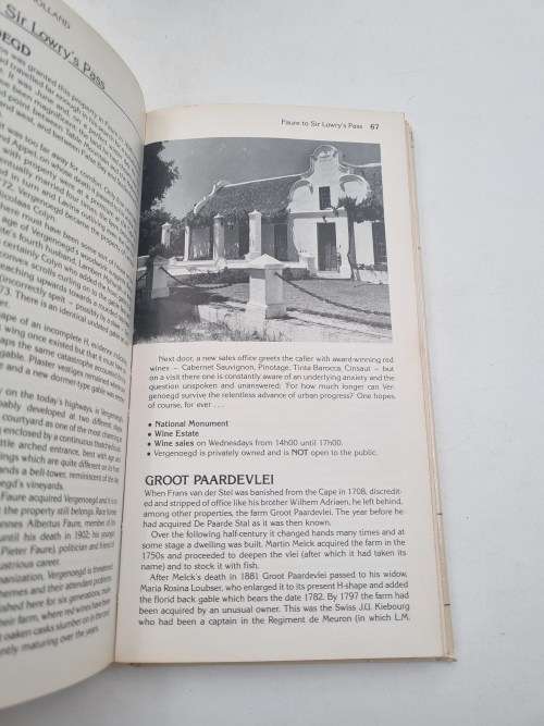 A Concise Guide to Cape Dutch Houses by Phillida Brooke Simons