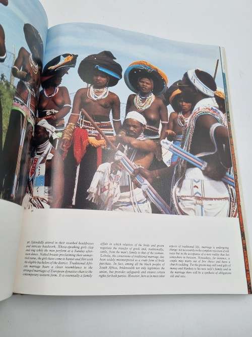 Africa A Continent Revealed - Rene Gordon