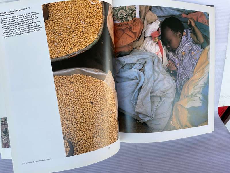 Africas Children by Peter Hammer Verlag