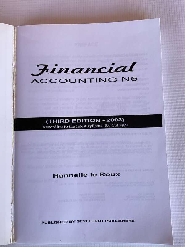 Financial Accounting AO+L by Hannelie le Roux