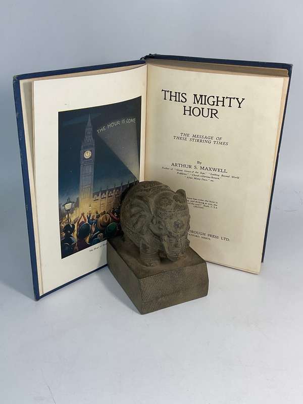 This Mighty Hour - The Message of these Stirring Times - Arthur S. Maxwell 1933