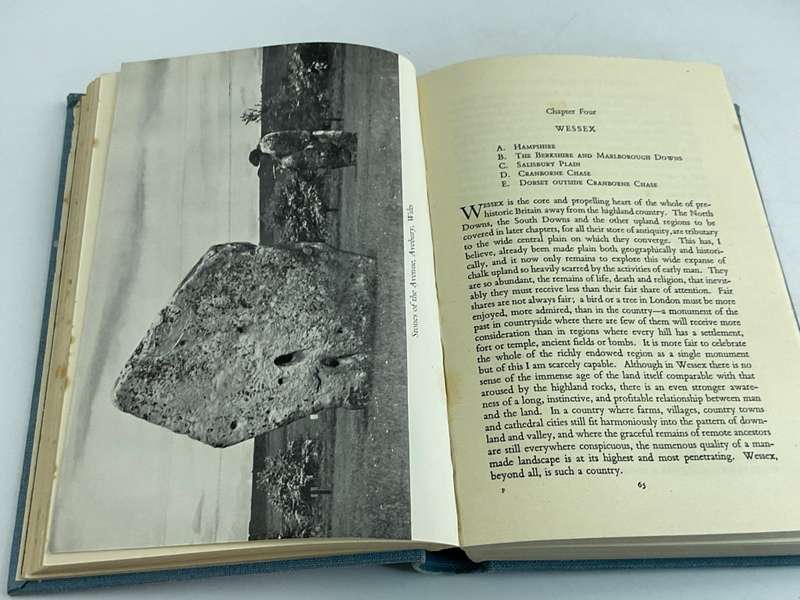 A Guide to the Prehistoric and Roman Monuments in England and Wales by Jacquetta Hawkes
