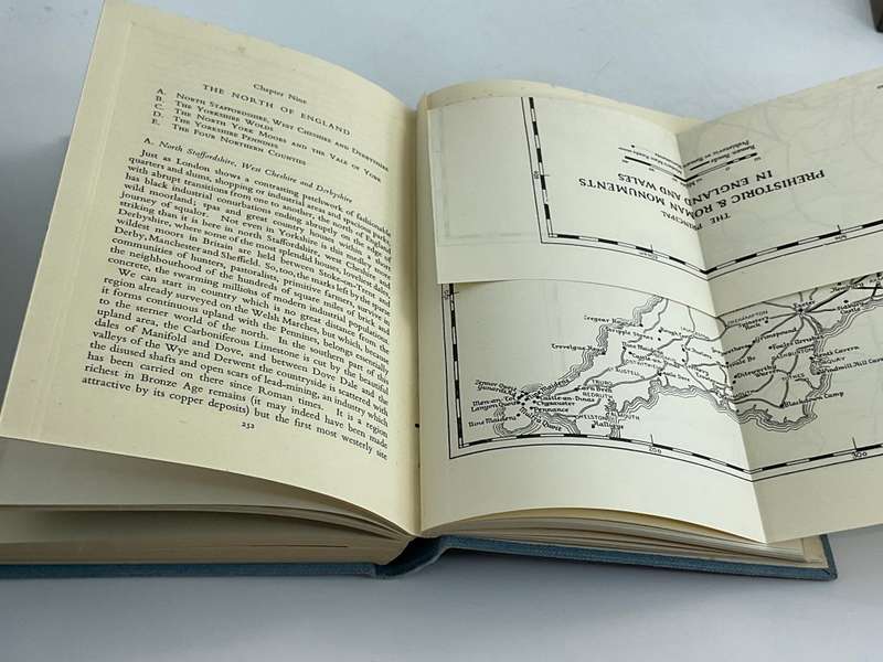 A Guide to the Prehistoric and Roman Monuments in England and Wales by Jacquetta Hawkes