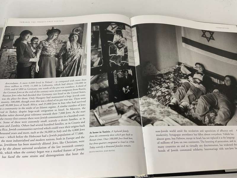 From the Ends of the Earth : The Jews in the 20th Century - Martin Gilbert