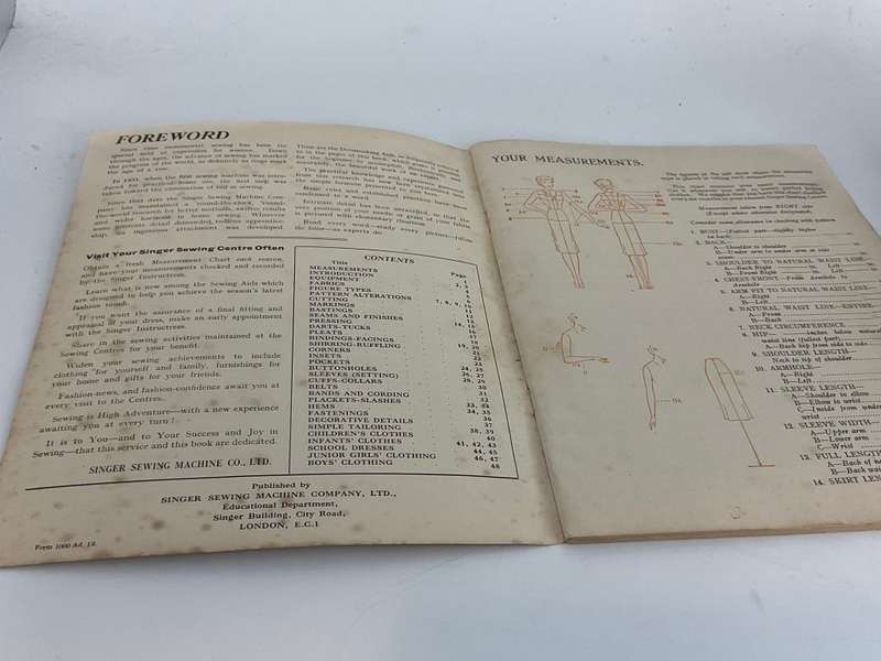 SINGER Illustrated Dressmaking Guide  1940/50s - Singer Sewing Machine Co Ltd