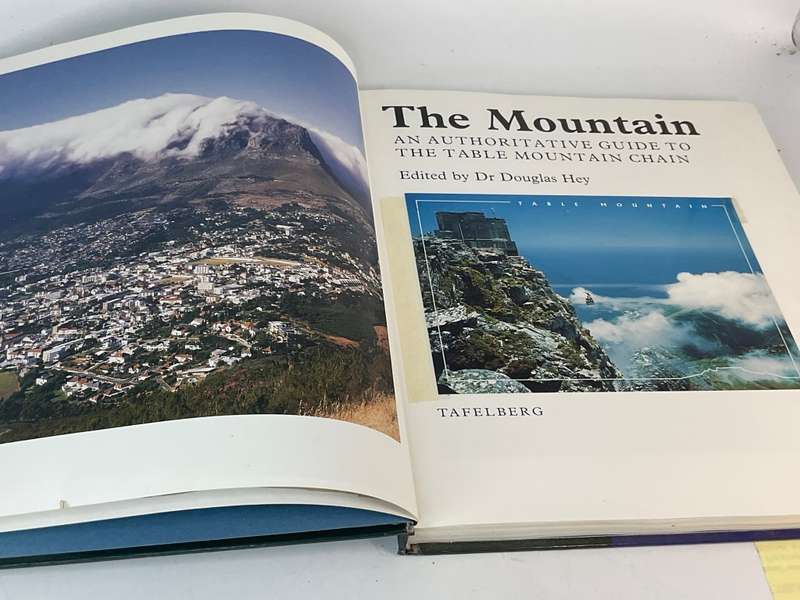 The Mountain: An Authoritative Guide to the Table Mountain Chain - Douglas Hey | Plus news clippings