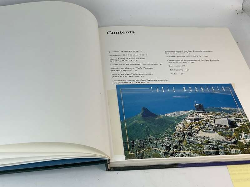 The Mountain: An Authoritative Guide to the Table Mountain Chain - Douglas Hey | Plus news clippings