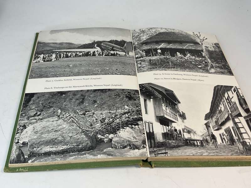 Nepal and the Gurkhas by Ministry of Defense (UK)  1965