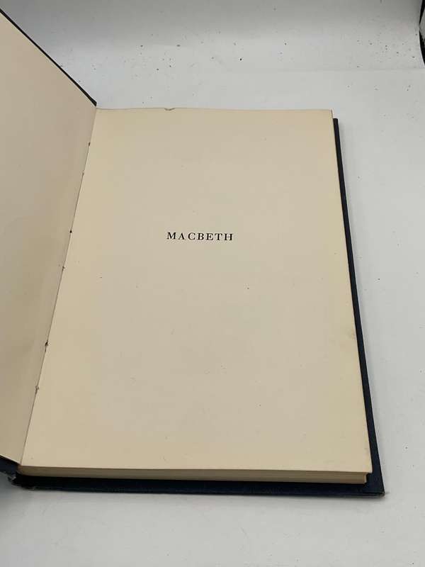 MACBETH deur William Shakespeare Vertaling: L.I. Coertze Eerste uitgawe 1948