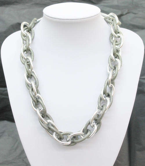 Silver fashion necklaces aluminum