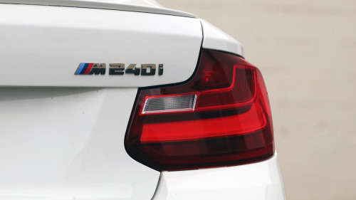 BMW new font style labels