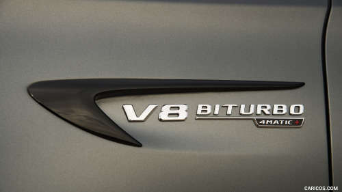 AMG V8 Biturbo 4matic emblems