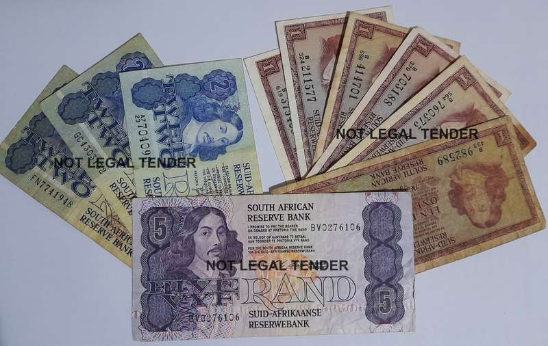 MIX LOT OF SOUTH AFRICAN BANK NOTES (ONE RANDS, TWO RANDS, FIVE RAND)