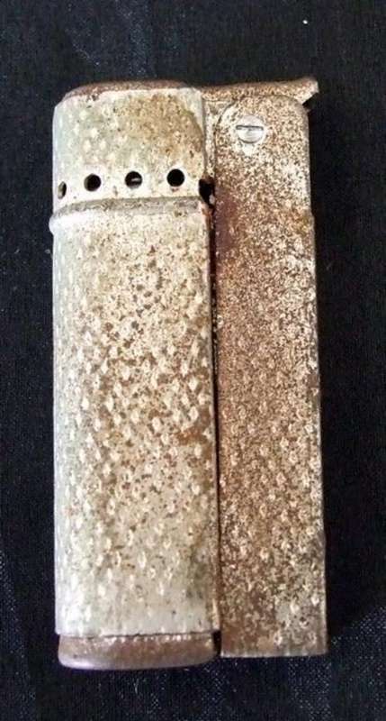 An old Sunflower 6606 petrol lighter