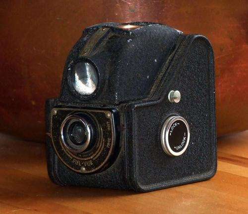 Vintage Art Deco design Ensign Ful-Vue 120 camera