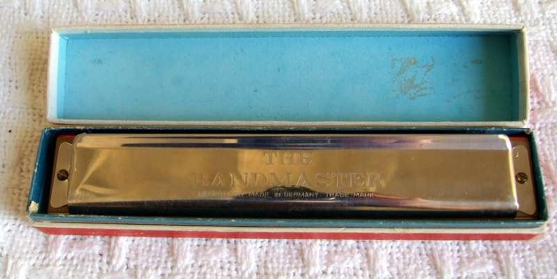 Boxed BANDMASTER Harmonica in very good condition, made in Germany.