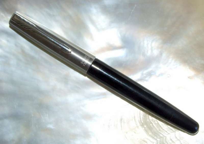 PARKER FRONTIER FOUNTAIN PEN AND PENCIL SET IN ORIGINAL CASE, WITH PAPER, UN-INKED