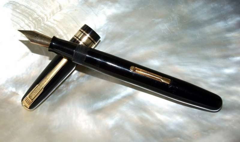 Terrific WATERMAN'S W5 Fountain Pen in Excellent Condition.