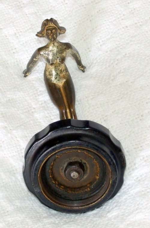 VINTAGE "DIVING LADY" CAR HOOD ORNAMENT MOUNTED ON BAKELITE RADIATOR CAP