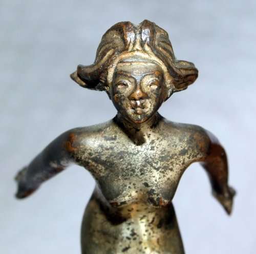 VINTAGE "DIVING LADY" CAR HOOD ORNAMENT MOUNTED ON BAKELITE RADIATOR CAP