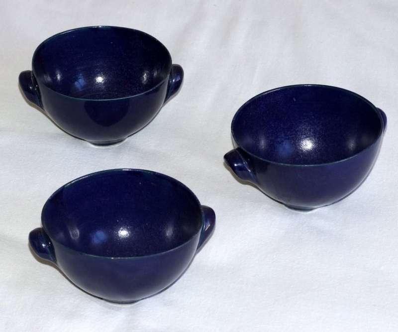 Three delightful vintage Prussian Blue Studio bowls
