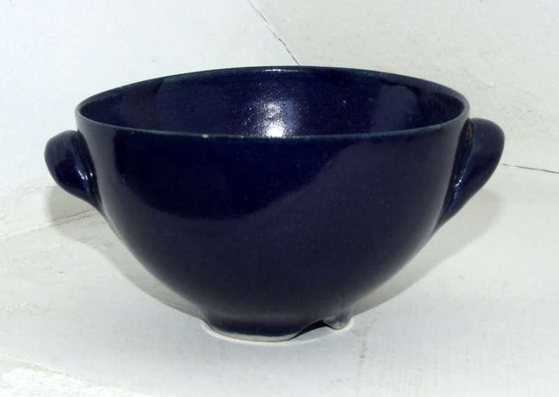Three delightful vintage Prussian Blue Studio bowls