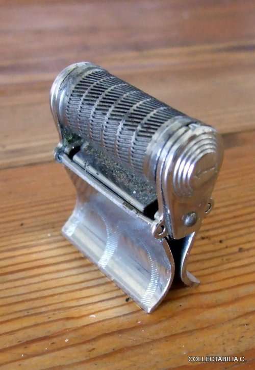 Vintage RALLY pocket dry razor